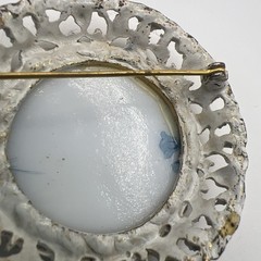Vintage Porcelain Pastel Blue & White Daisy Flower Round Metal Brooch Pin