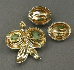 Jomaz Carved Peking Glass Rhinestone Brooch Earrings Set Green