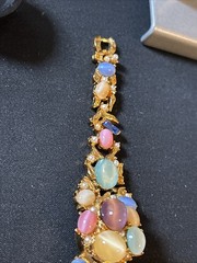 SPATS VINTAGE PEEKABOO LADIES WATCH GOLD TONE WITH STONES LIGHT COLORS WORKS!
