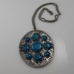 Vintage Southwest Simulated Howlite Oversized Silver Tone Pendant 24″ Necklace