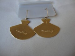 VINTAGE SAMUEL HUANG DESIGNER CLOISONNE ART NOUVEAU IRIS GRAY CREAM EARRINGS
