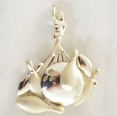 Cool Perspective! 2 7/8″ VTG c1980’s AJC FEMALE BOWLER BOWLING 2-TONE BROOCH PIN