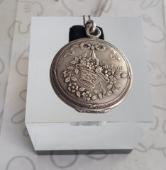 Basket of Flowers Repousse Locket Round Sterling Silver Antique Vintage 18 Chain