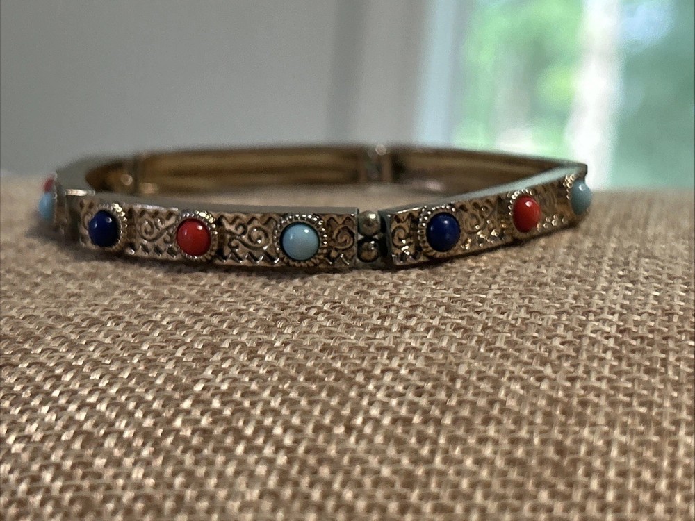 Vintage R.J. Graziano Multi Cabochon Stone Stretch Bracelet Gold Tone VTG 2.25”