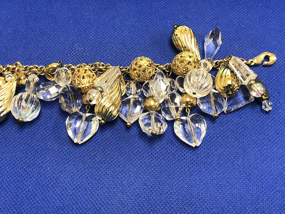 STUNNING VTG ROXSANN CLEAR LUCITE, AB & GOLD TONE TEXTURED BEADS 7.25″ BRACELET