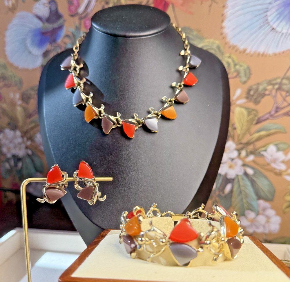 Vintage 1950’s 1960’s Thermoset Necklace Earrings Bracelet Lot Set Parure
