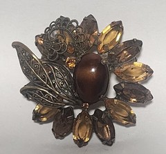 Vintage Brown Marbled Art Glass Rhinestone Filigree GoldTone Brooch STUNNING