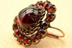 Vintage Unbranded Garnet Heart Motif Earrings (Almandine Garnet) F012