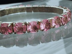 Vtg Selenium Glass Pink Rhinestone Stretch Bracelet • UV Glow Expansion • MCM