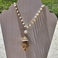 Vintage Mid-Century Gold Tone Drop Pendant Necklace Acorn Fashion Faux Pearl