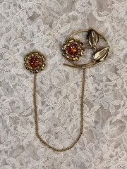 Vintage Linc 12k Gold Filled Double Flower W/ Orange Amber Stone Brooch Pin