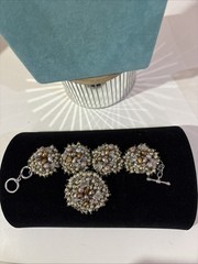 VINTAGE CLUSTER FAUX PEARLS & CRYSTALS TOGGLE 7″ STATEMENT BRACELET &2″ PIN SET