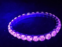 Vtg Selenium Glass Pink Rhinestone Stretch Bracelet • UV Glow Expansion • MCM
