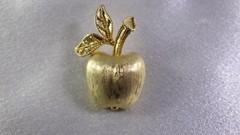 CUTE! Vintage 1974 AVON “GOLDEN APPLE” Fruit Small Brooch / Pin BOOK PIECE!
