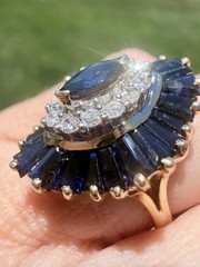 VINTAGE Y. GOLD GENUINE DIAMOND BLUE SAPPHIRE COCKTAIL RING 5.5 BAGUETTE MARQUIS