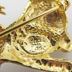 Crazy Eyes Shaggy Dog Textured Gold Tone Figural Brooch Signed