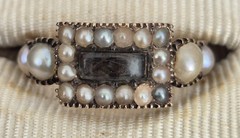 1820’s GEORGIAN 15K Gold/Seed Pearl Surround Mourning Hair Ring Sz 6.5