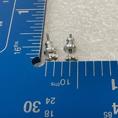 Vintage Silver Tone Stud Earrings Clear Round Stones 0.40g 0.25in Classic