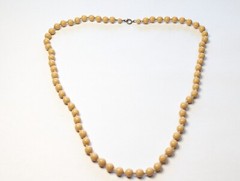 Vintage Cream/Beige Color Swirl Art Glass Beaded Necklace 25″ Long