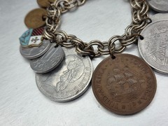 Vintage International Coins Heraldic Charm Chain Bracelet 6.5″