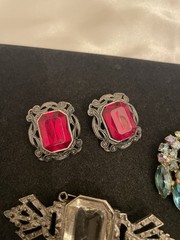 VTG-NOW JEWELRY LOT GLASS Stones Clear Brooch Blue/ Pink Red Earrings Post Clip