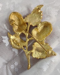 Vintage 2 TONA Fall Autumn Leaves Acorns Brooches – Colorful