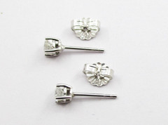 0.30CTW Round Brilliant Cut Diamond Stud Earrings 14 Karat White Gold 0.69 Grams
