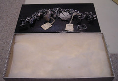 VINTAGE 1960’s ‘JEWELART’ STERLING SILVER 7 INCH CHARM BRACELET (8 CHARMS)
