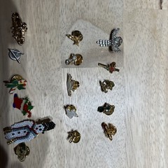 Vintage lot of Assorted Pins. 19 Pieces. Lot 296