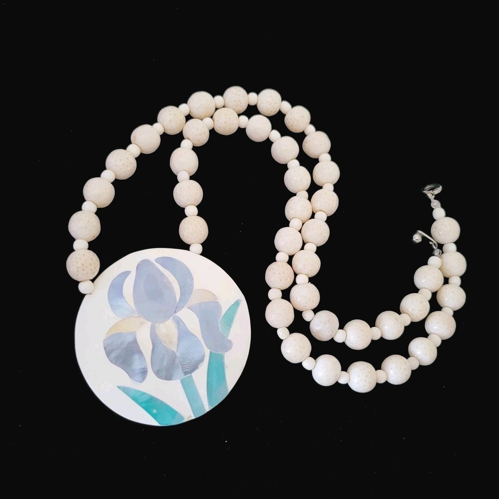 Vintage Pendant Necklace 2.4″ MOP Inlay Pendant Beaded 22″ Necklace