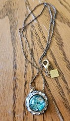 John Wind Maximal Art Green Iridescent Pendant 16″ Antiqued Necklace Estate VTG
