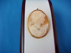 18 KT. GOLD HANDMADE CAMEO BROOCH-PENDANT MADE IN ITALY 6.2 GRAMS 37X29 MM