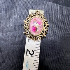 Vtg Dried Flower Pendant Handmade Signed Lucite Dome Gold Tone Victorian Gothic