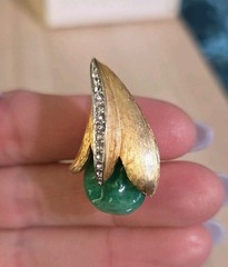 Vtg Marvella Green Jade Goldtone Clip On Earrings #110