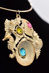 Vintage Cabochon Seashell Pendant Necklace Gold Choker Starfish Seahorse BinG