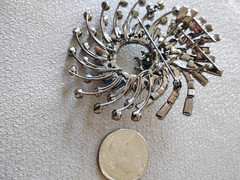 UNSIGNED VTG 1970’S SWIRL RHINESTONES AB CRYSTALS-BROOCH PIN-JAPANED FINISH
