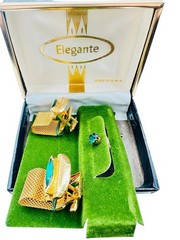 Vintage Mid-Century Deep Green Cuff links. Beautiful! Original and made in USA
