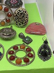 pendant lot gold tone silver tone brass multicolor stones vtg beautiful pieces