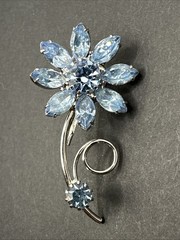 Vintage Blue Rhinestone Flower Brooch J42