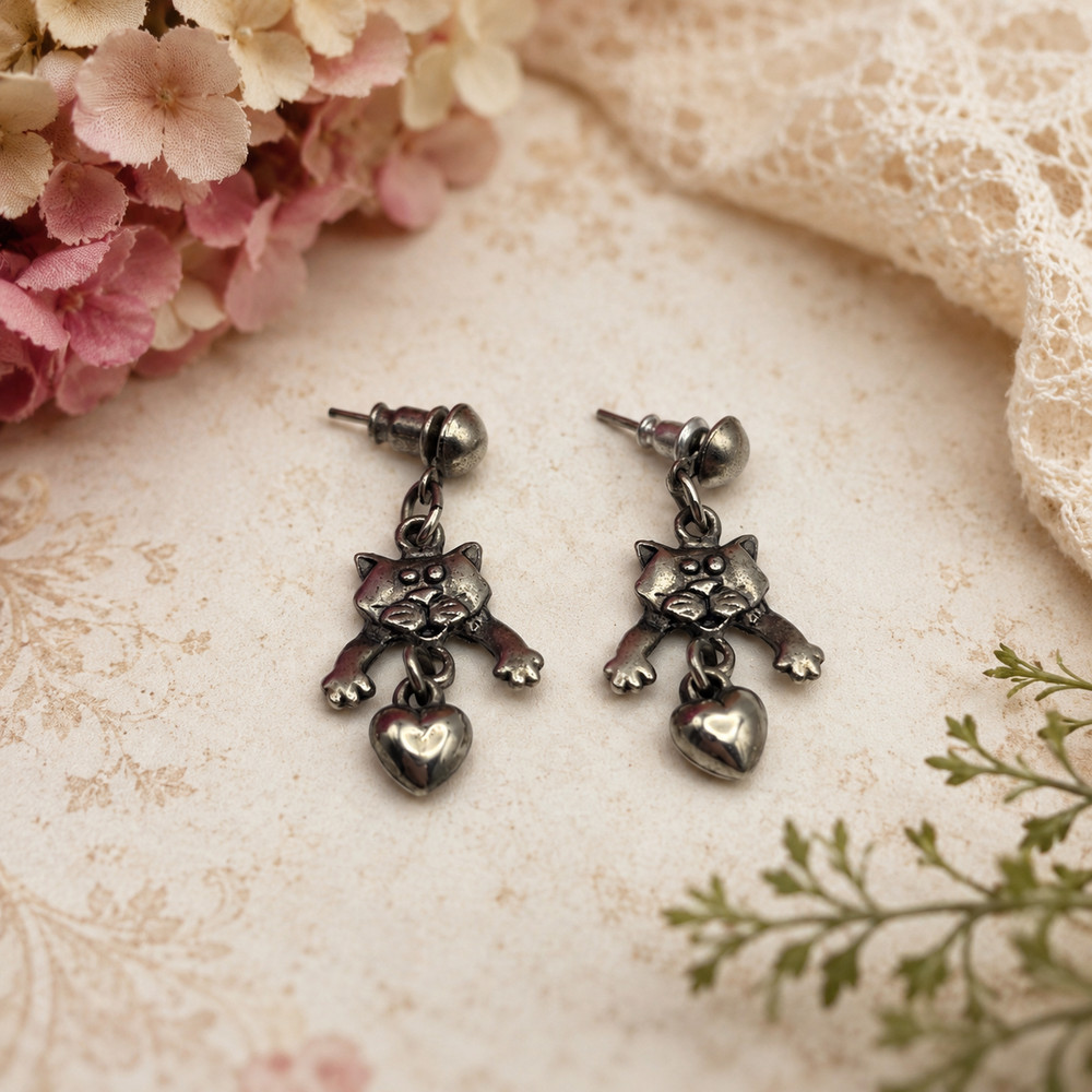 Vintage Kitty Cat Heart Dangle Earrings Silver Tone Figural Novelty 1 In