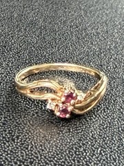 Solid 14k gold vintage pink sapphire diamond ring