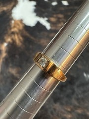 Avon 18K HGE Gold Tone Ring Clear Stone Size 7 Vintage Signed Estate Jewelry