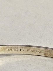 VINTAGE 1970’S HAND WROUGHT IC STERLING SILVER 925 BANGLE BRACELET