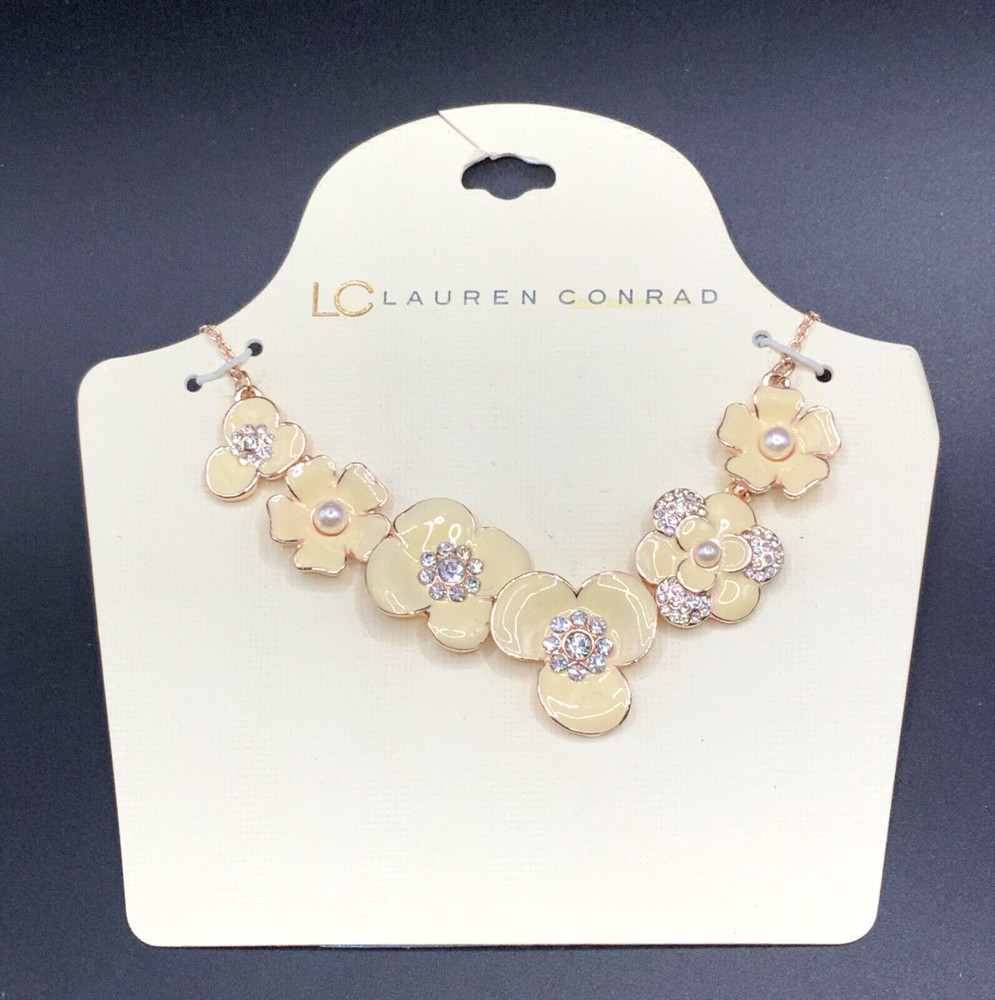 Vtg LC Lauren Conrad Cream color Enamel Rhinestone Flowers Necklace adjustable
