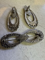 Vintage Filigree Brooch Earring Set Black Stone Bow Look Silver Tone