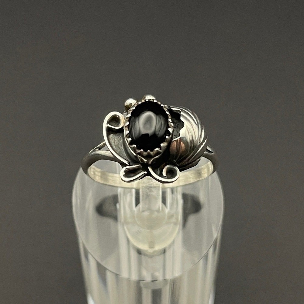 Vintage Native Black Onyx Ring Floral Boho Minimalist