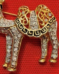 Rhinestone CAMEL Vintage Brooch Pin Statement 1.5 in.x 1.5 in. Gold Tone
