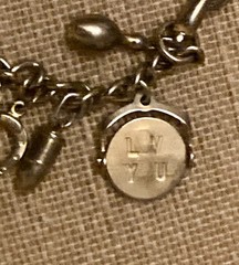Vintage Coro Multi Dangle Charm Bracelet Gold Tone Signed 6.75″L