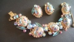 D&E JULIANA STIPPLED BLUE EASTER EGG RS ART GLASS BRACELET EARRINGS SET BOOK PC