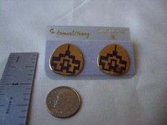 VINTAGE SAMUEL HUANG DESIGNER CLOISONNE RETRO ABSTRACT PURPLE ENAMEL EARRINGS